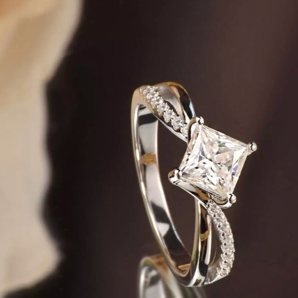 NEW 925 Silver Moissanite Princess Cut Engagement Ring Wedding Ring - Picture 7 of 8